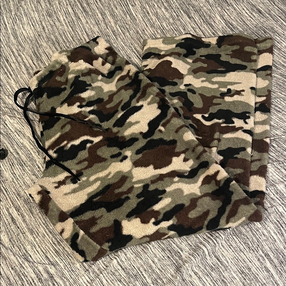 Brooks Camo Plush Lounge Pullover in Green, Brown & Black